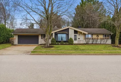 649 Edgewood, Burlington, WI 53105