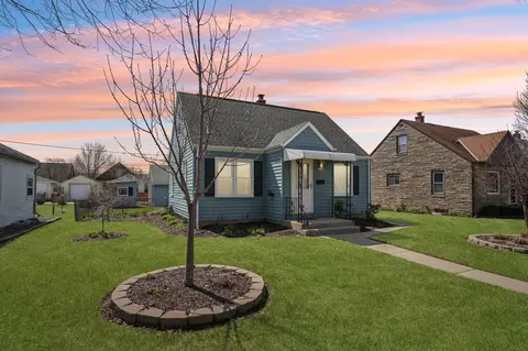 3327 E Bottsford, Cudahy, WI 53110