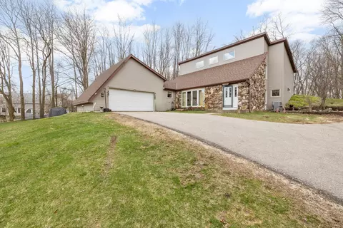 7224 Maple, Hartford, WI 53027