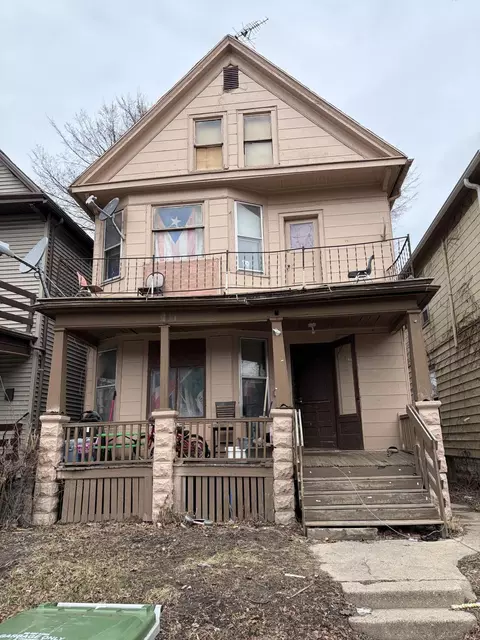 1912 W Rogers, Milwaukee, WI 53204