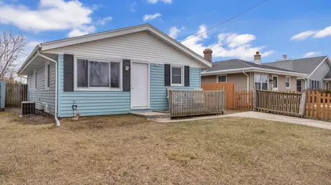 1417 Macarther, Sheboygan, WI 53083