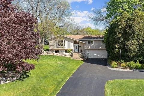 21710 W Ann Louise, New Berlin, WI 53146