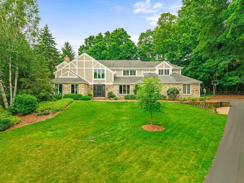 1870 Sean, Brookfield, WI 53045