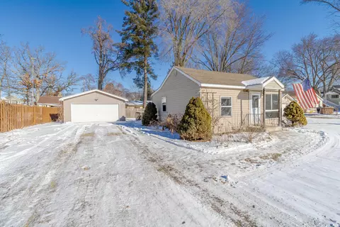 w1060 Golden Glow Road, Bloomfield, WI 53128