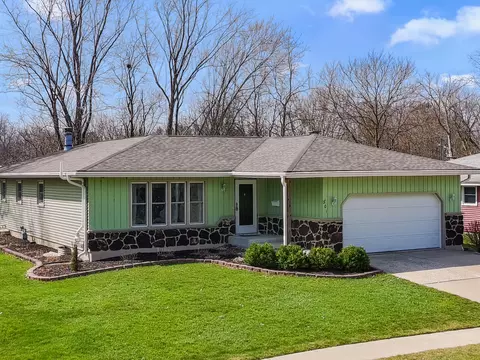 301 W Westlawn, Elkhorn, WI 53121