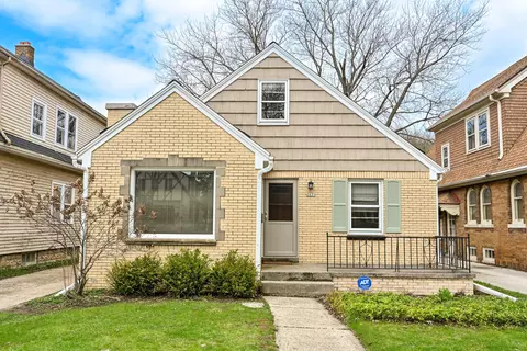 2631 N 68th, Wauwatosa, WI 53213