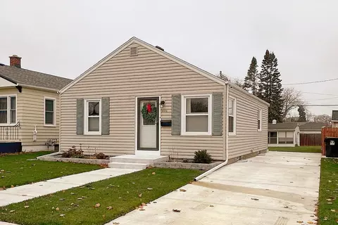 2408 Kearney, Racine, WI 53403
