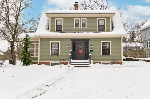 238 Prospect, Pewaukee, WI 53072