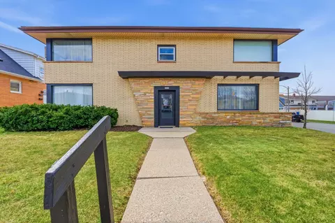 5633 W Oklahoma, Milwaukee, WI 53219