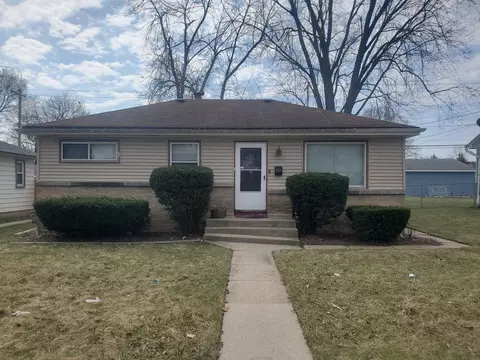 8229 W Grantosa, Milwaukee, WI 53218