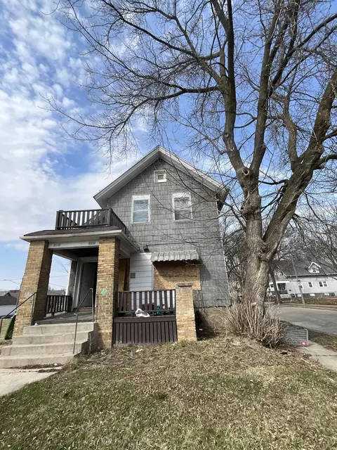 2450 W Keefe #2452, Milwaukee, WI 53206