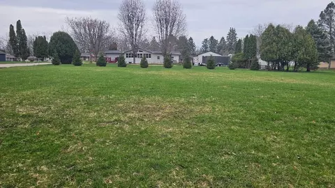 Lt2 Garrison, Lake Geneva, WI 53147