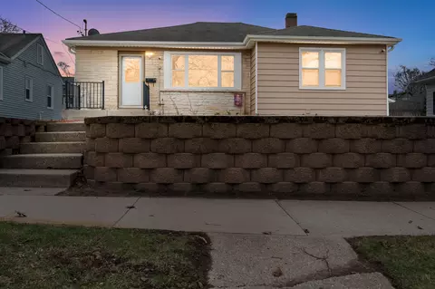 310 Hyde Park, Waukesha, WI 53188