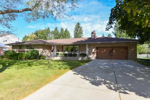 10544 W Howard, Greenfield, WI 53228