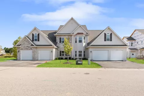 1834 Woodland #430-1, Slinger, WI 53086