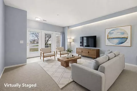 2424 Fox River Pkwy #K, Waukesha, WI 53189