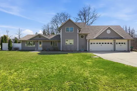 1633 W Eleanor, Mequon, WI 53092