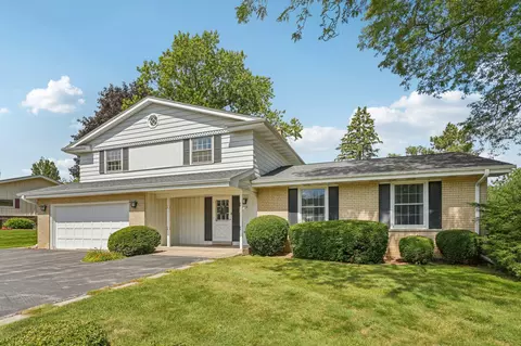 2430 W Applewood, Glendale, WI 53209