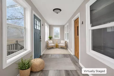 1712 E Saveland, Milwaukee, WI 53207