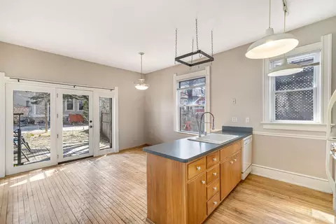 1566 N Warren #1568, Milwaukee, WI 53202