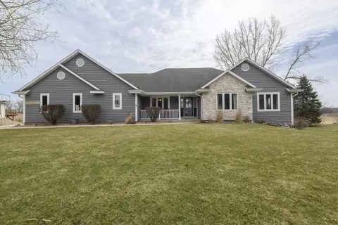 w231n7020 Homestead, Sussex, WI 53089