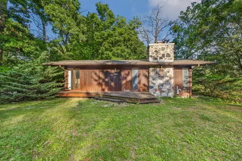N2335 Main, Linn, WI 53147