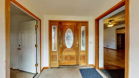 Entry Way - N3320 Will, Hebron, WI 53549 photo 2 of 2