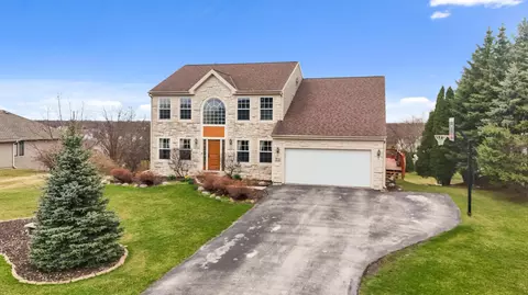w134n6585 Lilly Crk, Menomonee Falls, WI 53051