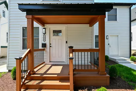 1922 E Iron, Milwaukee, WI 53207