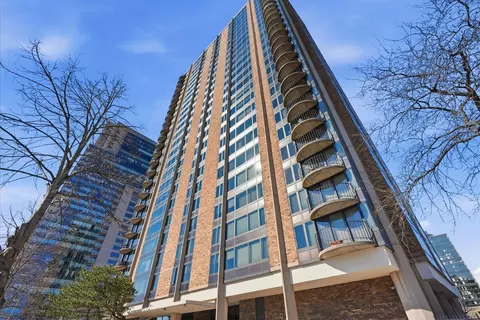 929 N Astor #1403, Milwaukee, WI 53202