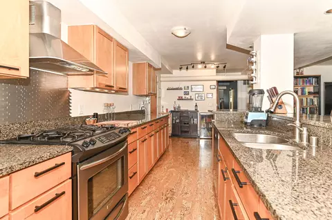 1904 N Farwell #N, Milwaukee, WI 53202