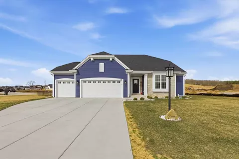 1425 Chapman, Mukwonago, WI 53149