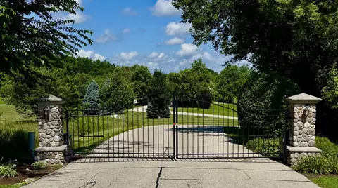 Lt30 Moelter, Lyons, WI 53147