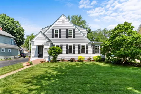 1133 Racine, Delavan, WI 53115