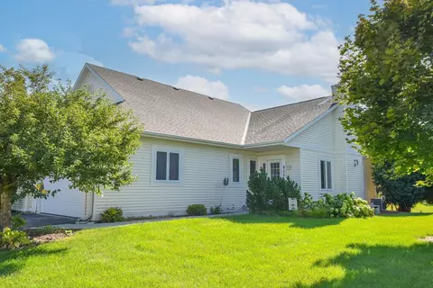 835 Bridlewood, Hartford, WI 53027