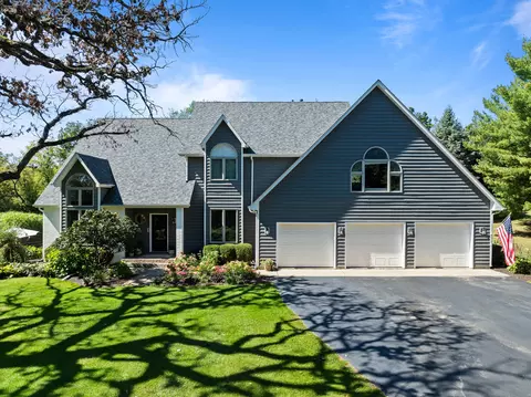 2380 Partridge Woods, Burlington, WI 53105