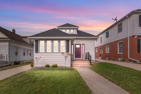 2463 N 65th, Wauwatosa, WI 53213