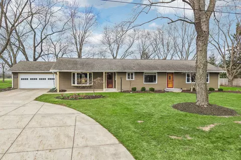 1433 N Golden Lk, Summit, WI 53066