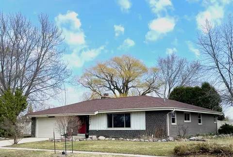 6490 S Crane, Oak Creek, WI 53154