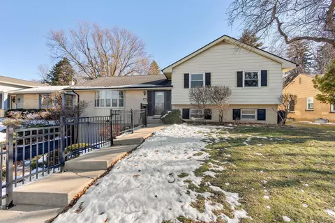 4132 Menomonee Riv, Wauwatosa, WI 53222