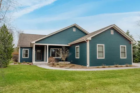1841 Kissel, Hartford, WI 53027