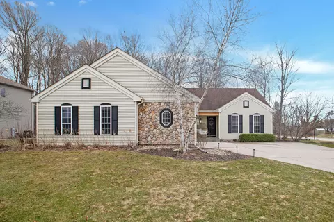 88 King Oak, Random Lake, WI 53075