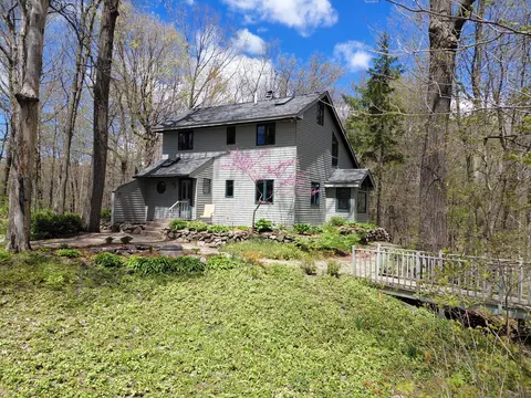 9561 Maple Tree, Kewaskum, WI 53040
