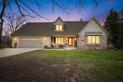 n55w15788 Lavender Lilac, Menomonee Falls, WI 53051