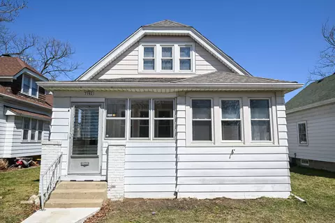 7702 W Lorraine, Milwaukee, WI 53222
