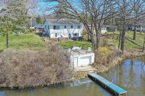5410 W Peninsula, Waterford, WI 53185