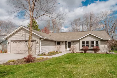 10500 S Jessica, Oak Creek, WI 53154