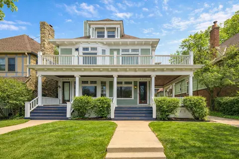 2718 E Kenwood #2, Milwaukee, WI 53211