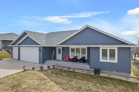1363 Summit, Winona, MN 55987