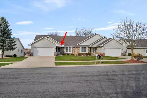 1054 Stillwater, Hartford, WI 53027